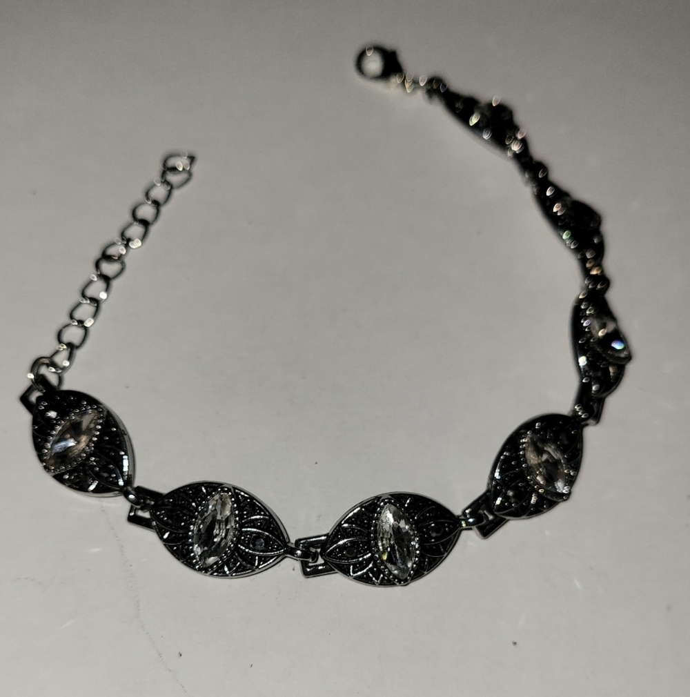 Eye Shape Faux Diamond Accented Bracelet